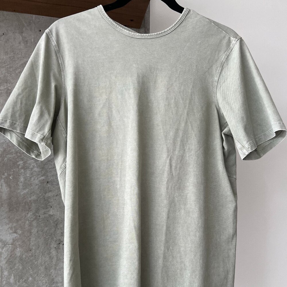 Lululemon Light Green T-Shirt (Size, S)